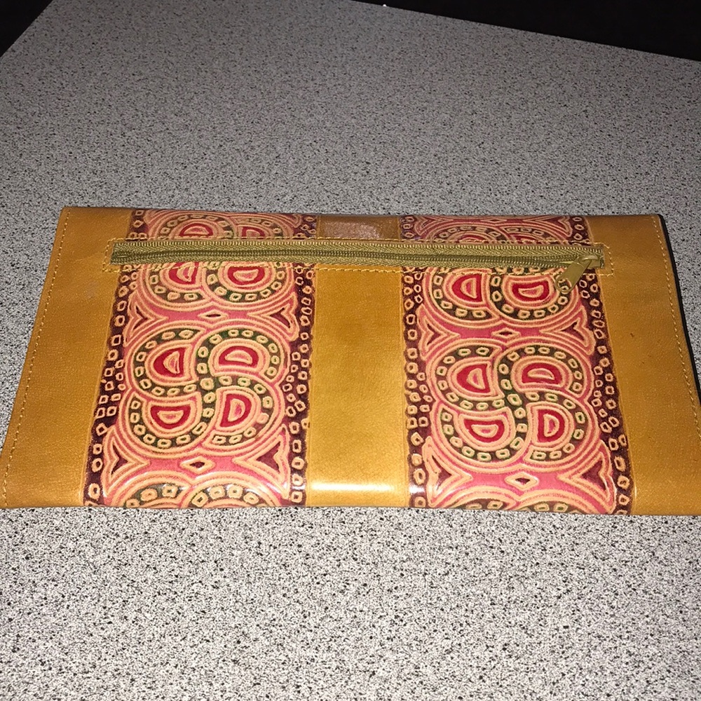 Leather hand clutch - Picture 3 of 7